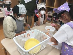8月20日　クッキング　3・4年