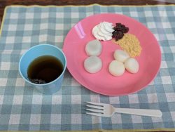 手作りおやつ　月見だんご